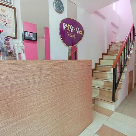 Urbanview Hotel Fiffa Kauman Malang Exterior photo