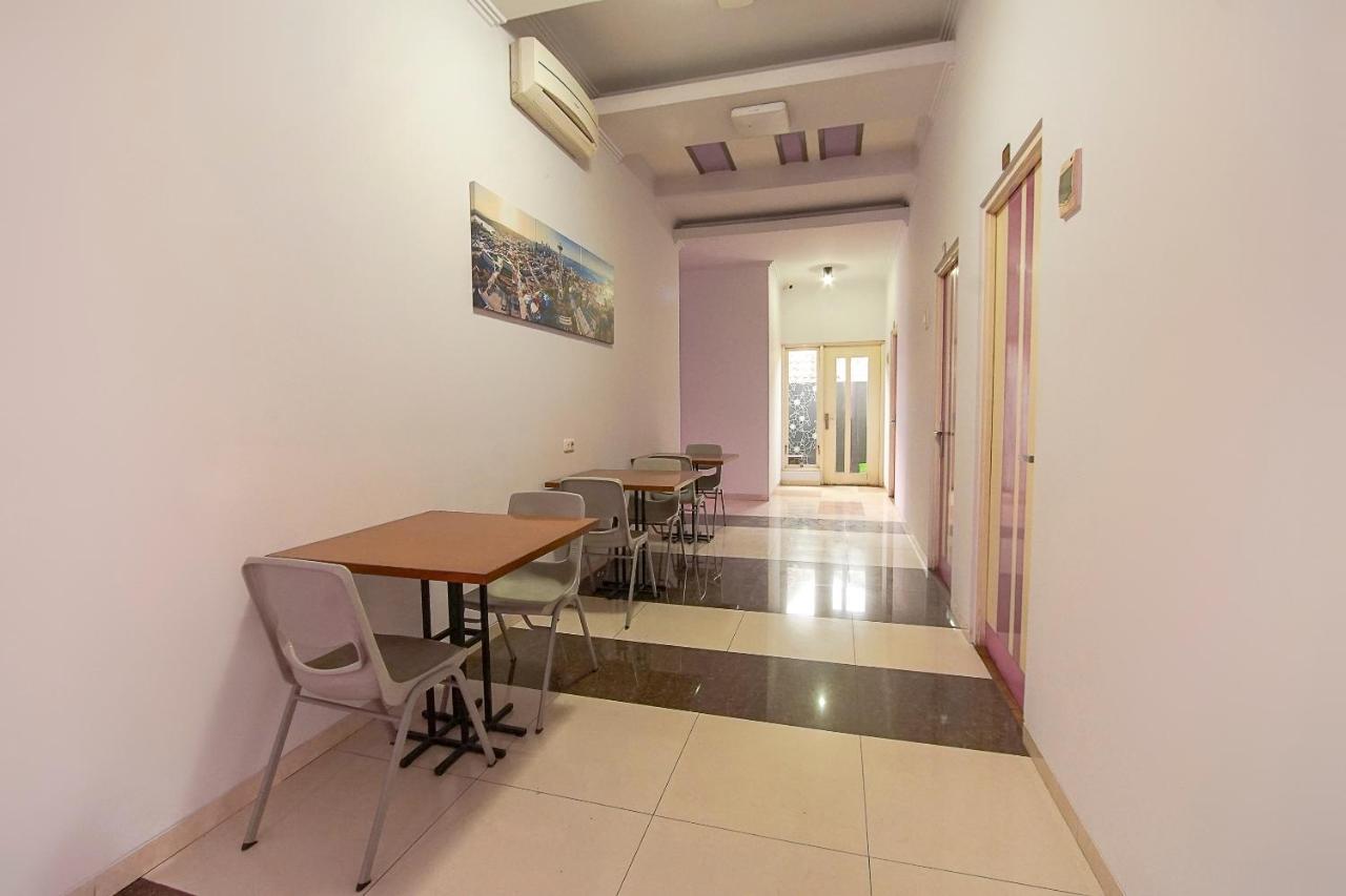 Urbanview Hotel Fiffa Kauman Malang Exterior photo