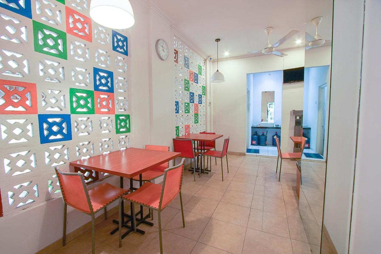 Urbanview Hotel Fiffa Kauman Malang Exterior photo