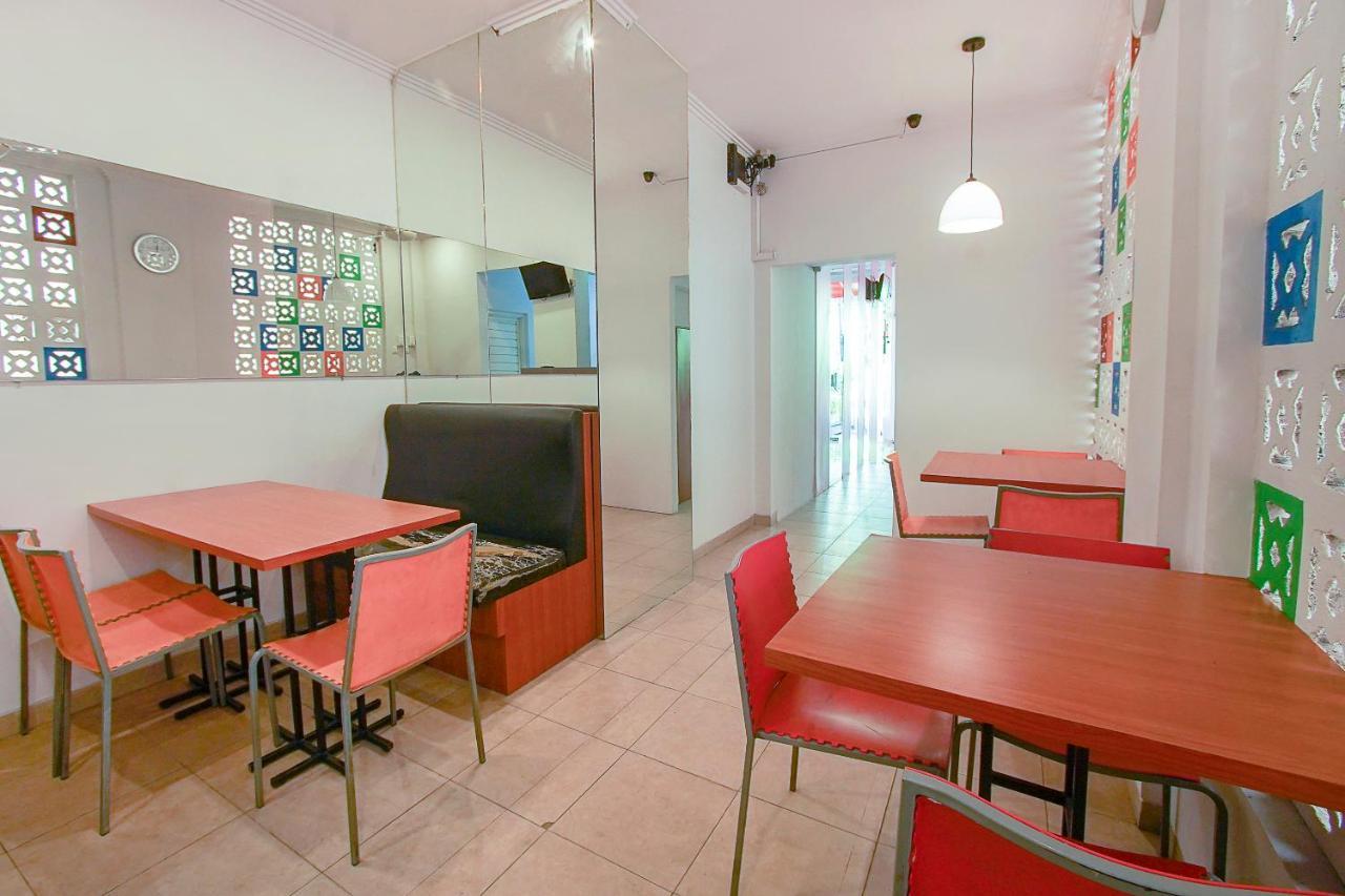 Urbanview Hotel Fiffa Kauman Malang Exterior photo