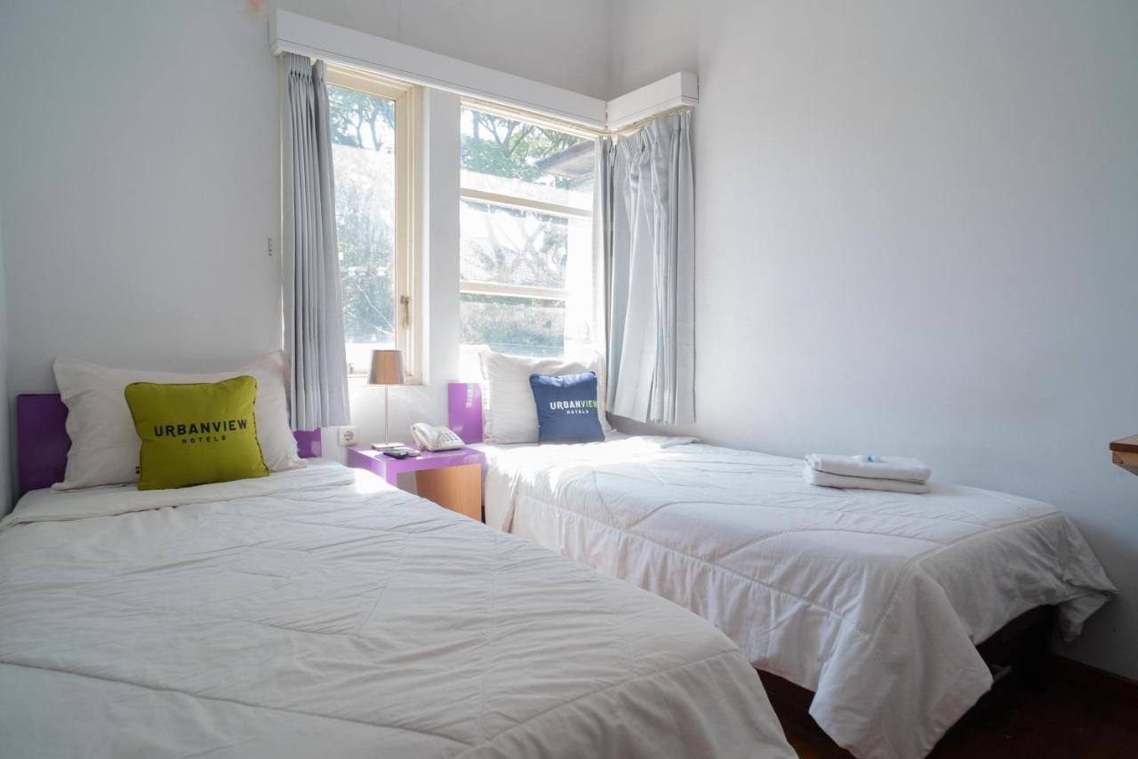 Urbanview Hotel Fiffa Kauman Malang Exterior photo