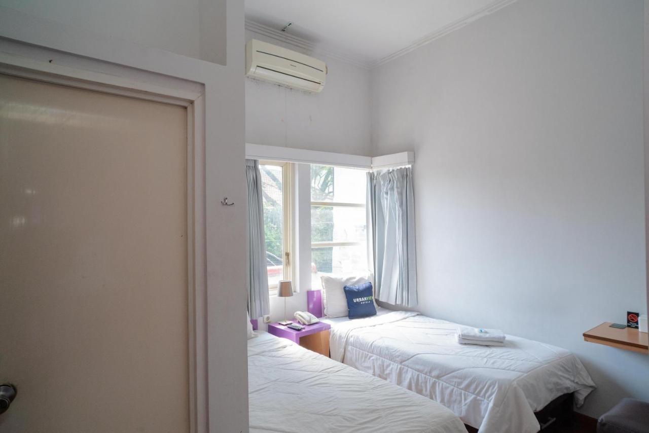 Urbanview Hotel Fiffa Kauman Malang Exterior photo