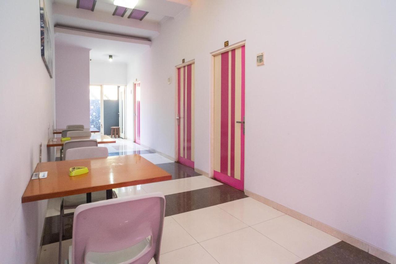 Urbanview Hotel Fiffa Kauman Malang Exterior photo